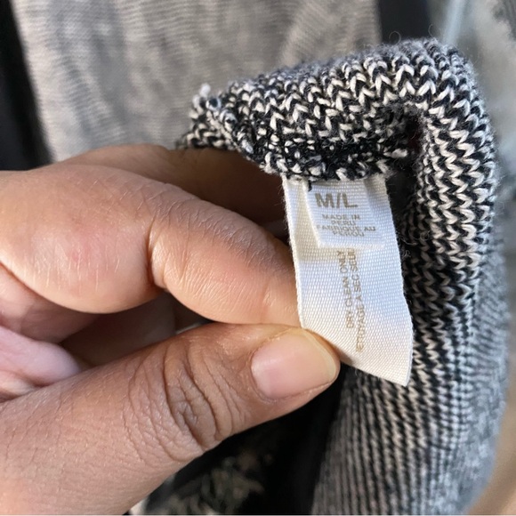 Skin White & Black Casual Cardigan - Picture 5 of 11